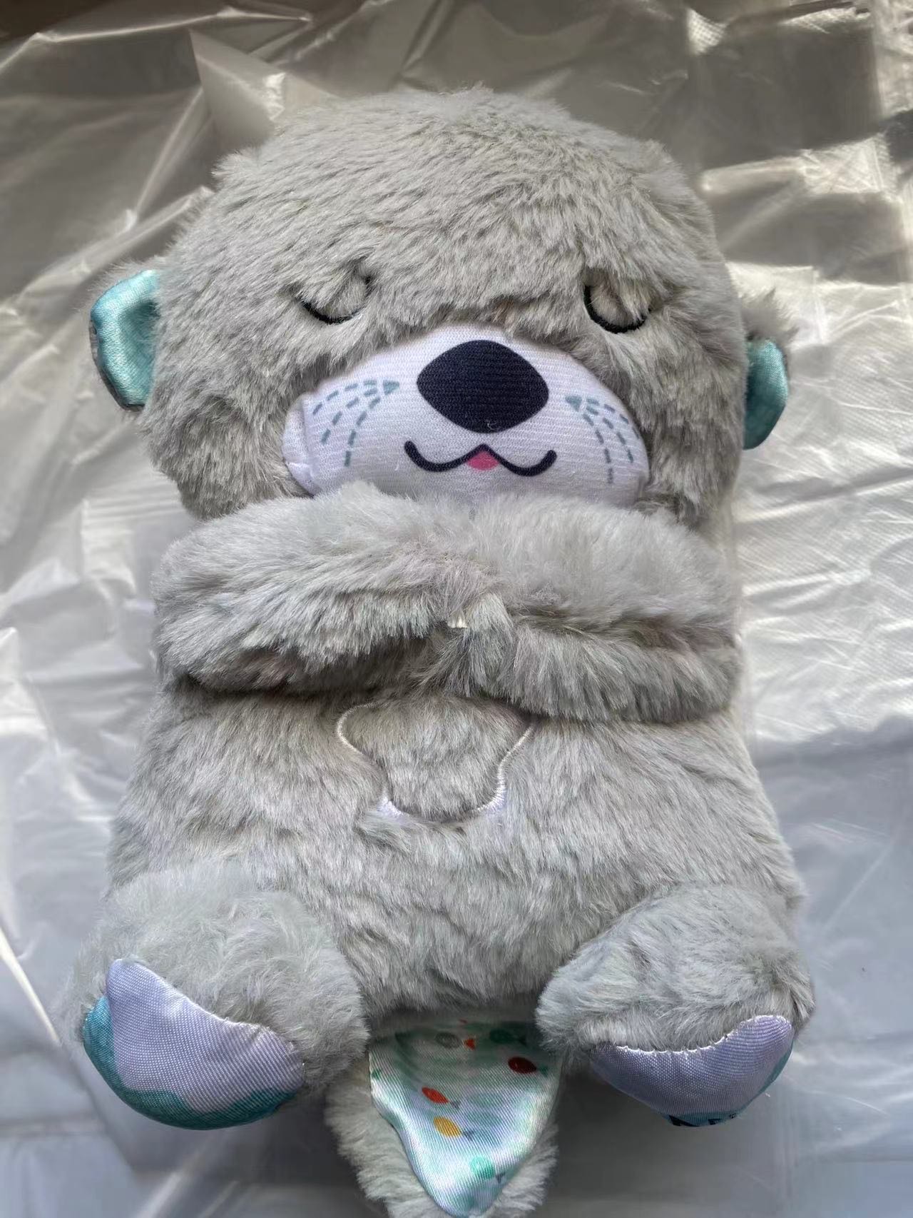 Sooth ' n Snuggle 0tter I  Portable White Noise Machine with Breathing Motion for Baby